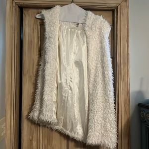 Fuzzy hooded vest size s